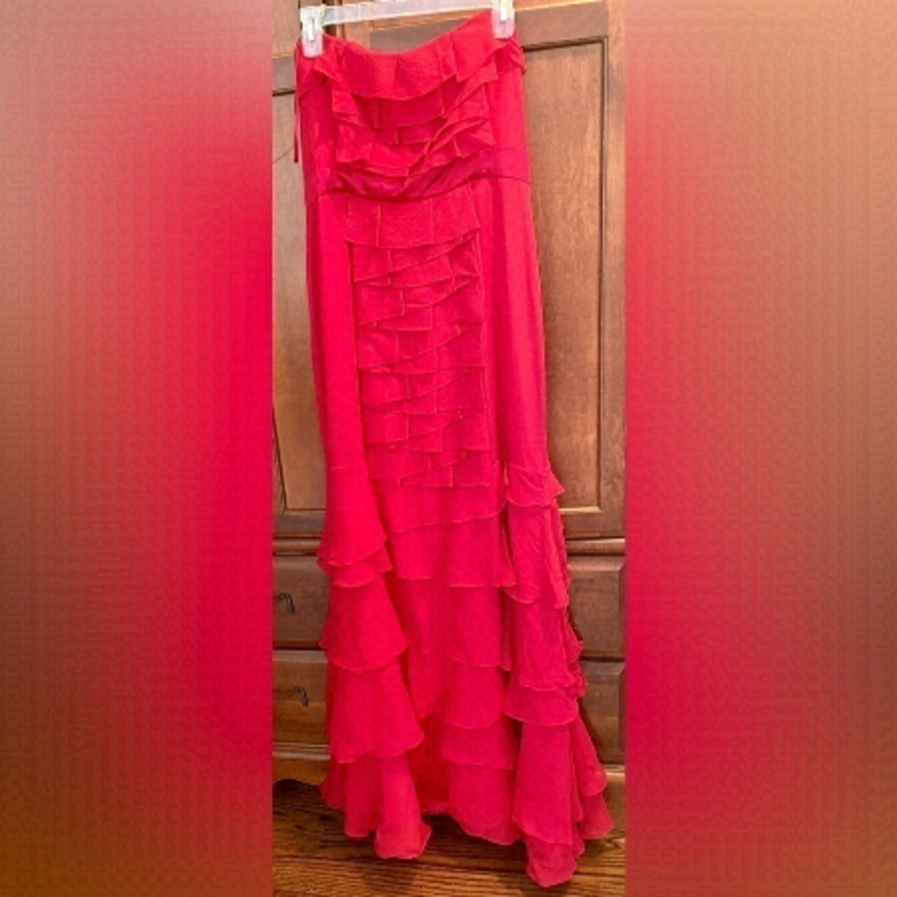 O20 - BCBGMAXAZRIA - Strapless Layered Red Dress